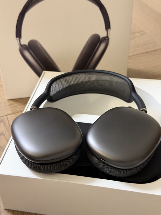 AirPods Max в идеальном состоянии