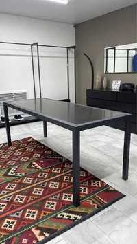 Стильный металлический стол для офиса, магазина, дома.