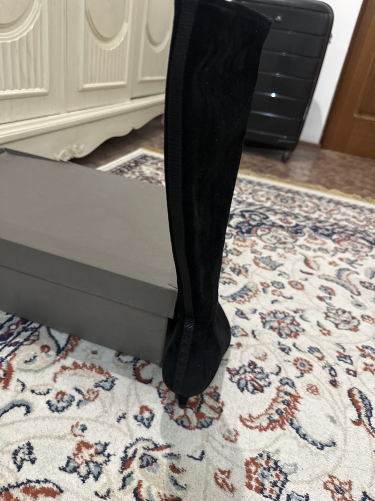 Продам сапоги Prada оригинал