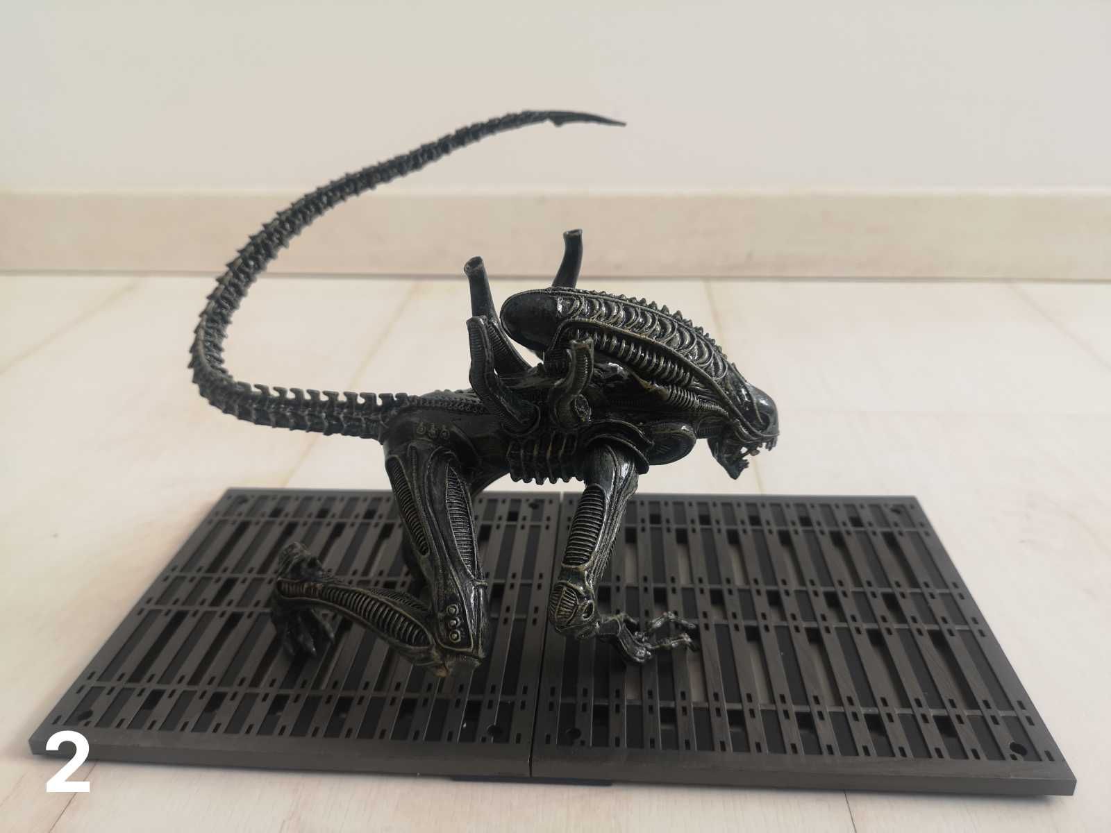 Figurine/jucarii Kotobukiya (ArtFX) Alien Dog si Warrior