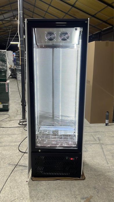 Vitrina frigorifica pe tru racoritoare 600 mm lungime
