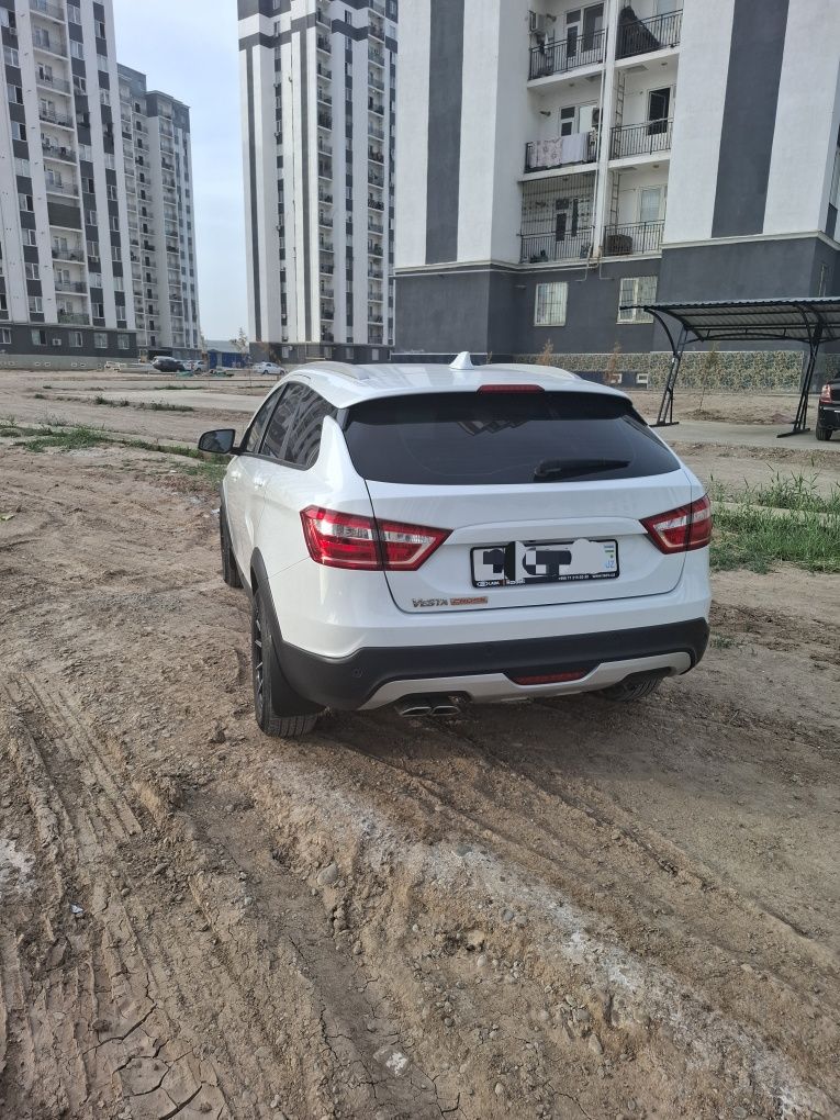 Lada vesta sw cross sotiladi