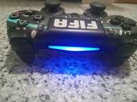 Vând controller și FIFA de PS4/Play Station4