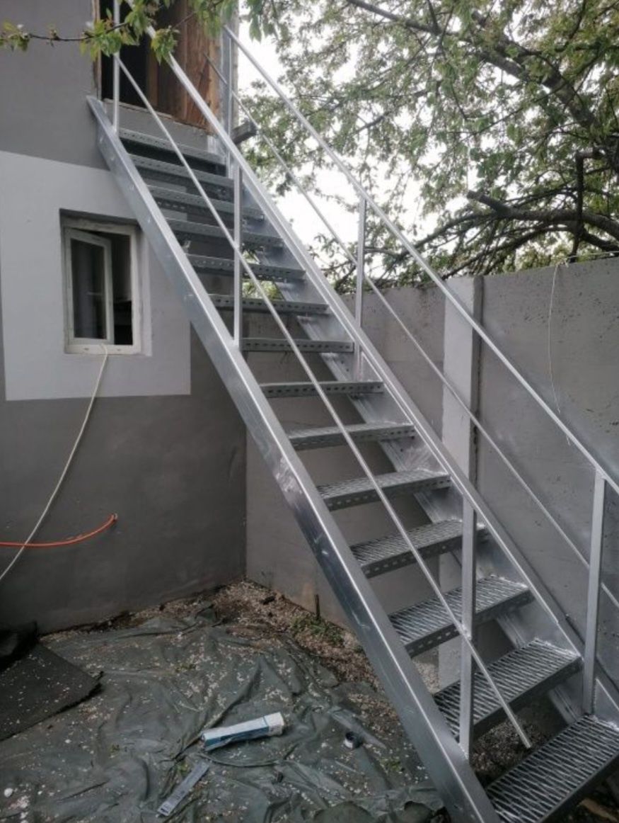 Scară zincată profesională