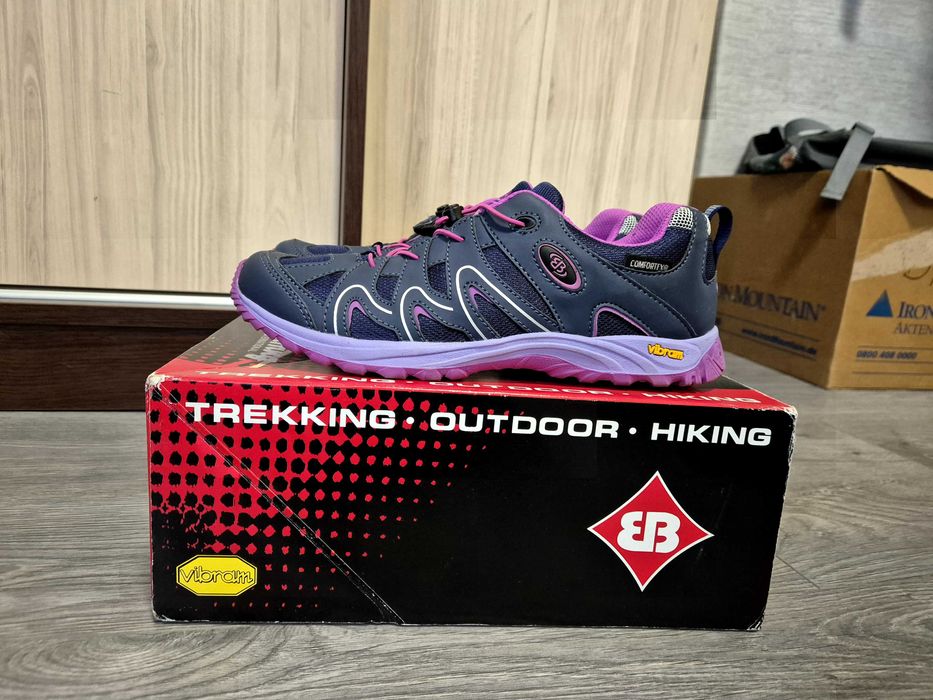 Дамски маратонки Adidas Terrex 38 номер, Brütting 39 номер, нови,