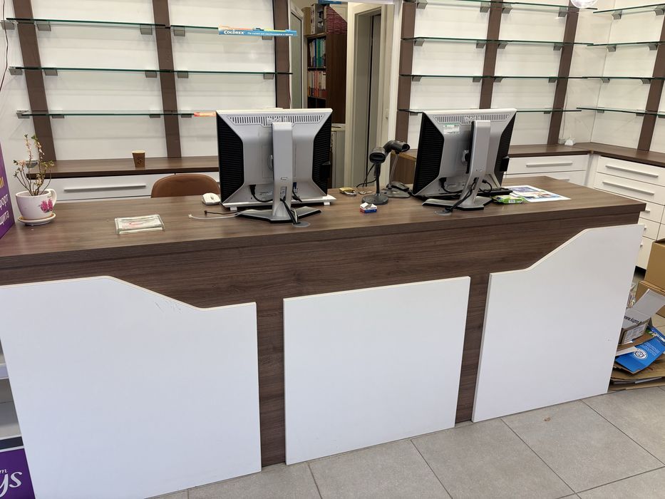 Търговско оборудване за аптека ( аптечно обирудване)