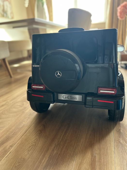 Акумулаторен джип MERCEDES-BENZ с родителски контрол