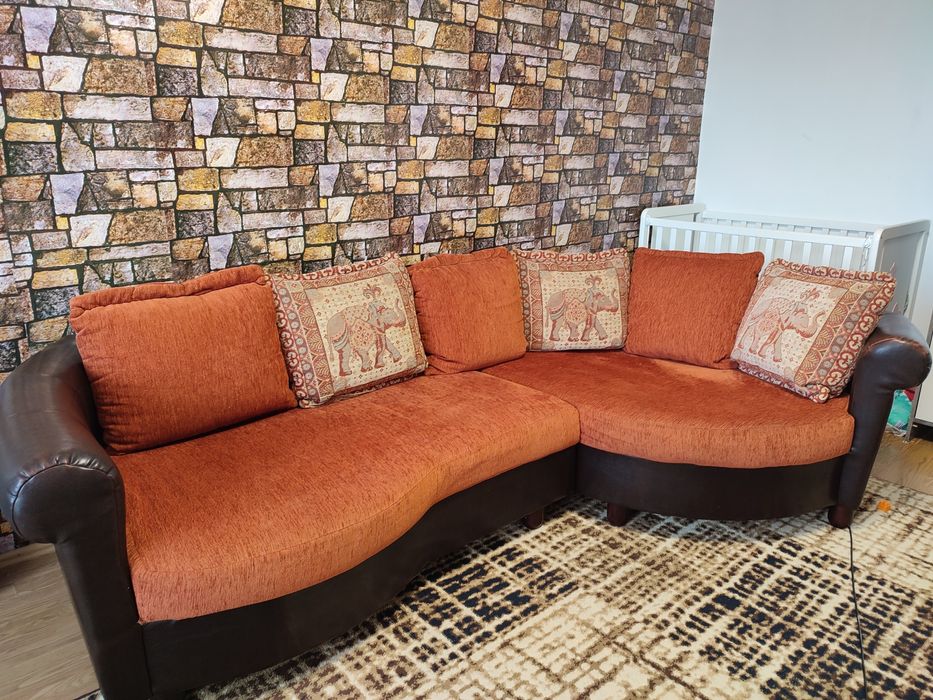 Coltar semirotund neextensibil + living