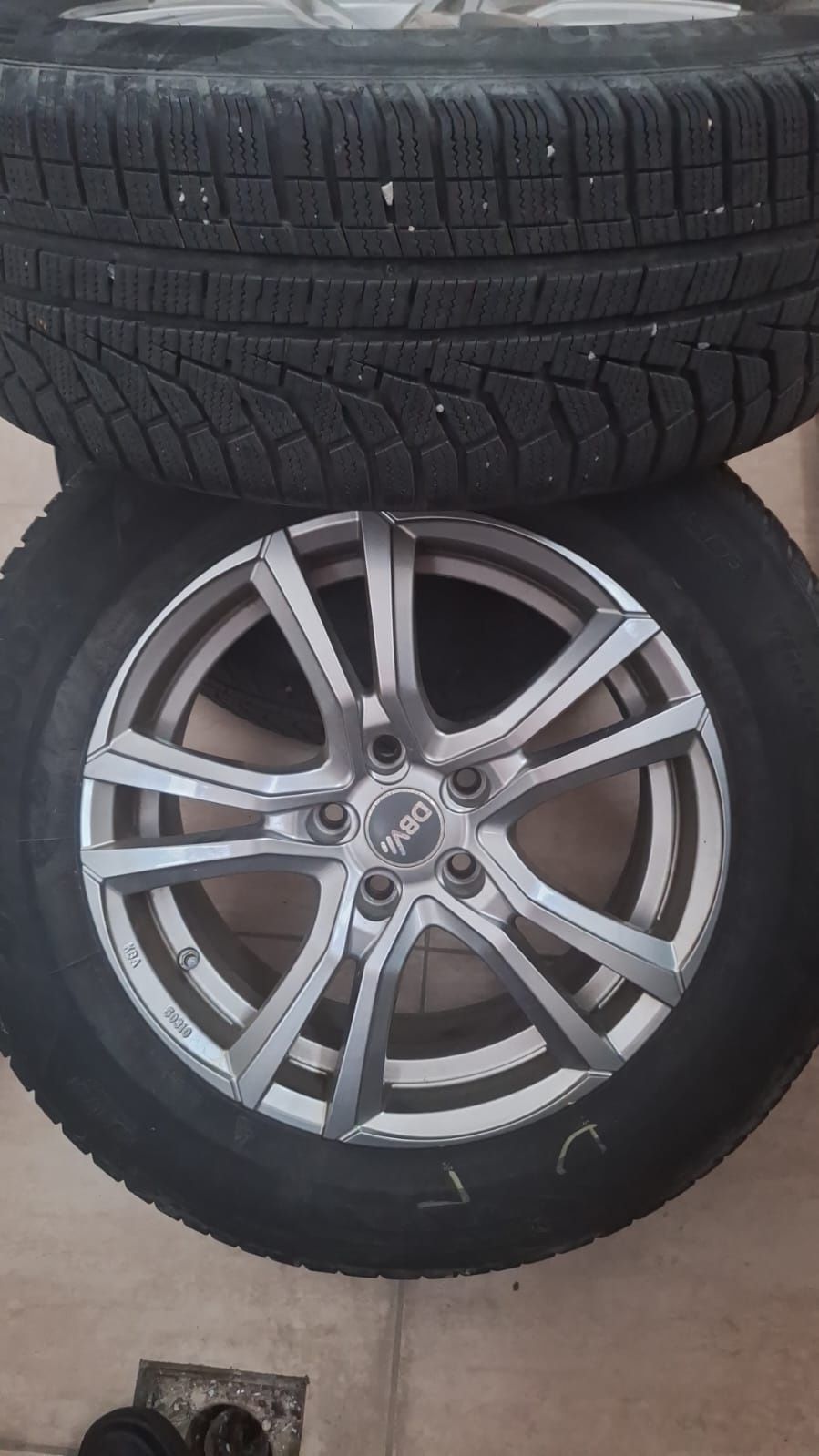 Vând set de roti Toyota marca dvb cu cauciucuri Hankook de iarnă