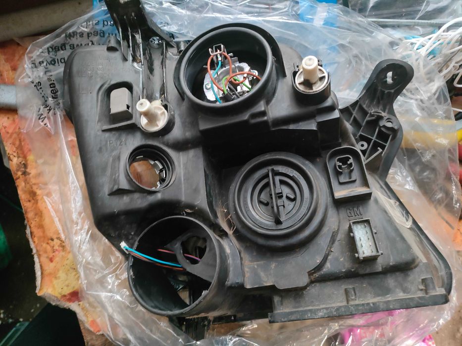 Фарове за Опел Мерива А 2003