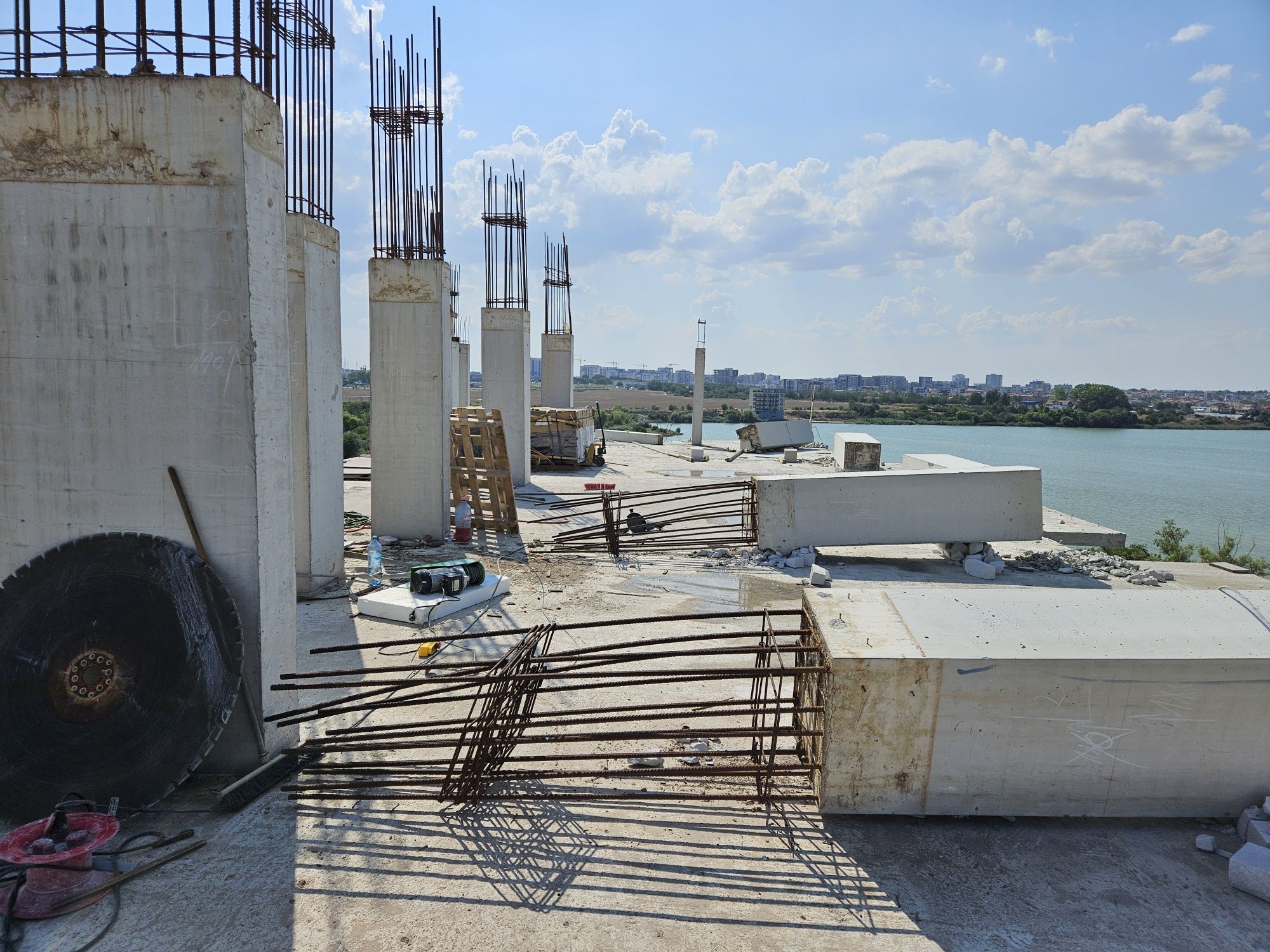 Taiat Taiere spargere piconare demolare beton armat