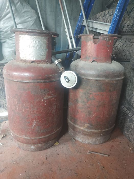Продаю газовый балон. 2 шт с редуктором.1 балон 5000.