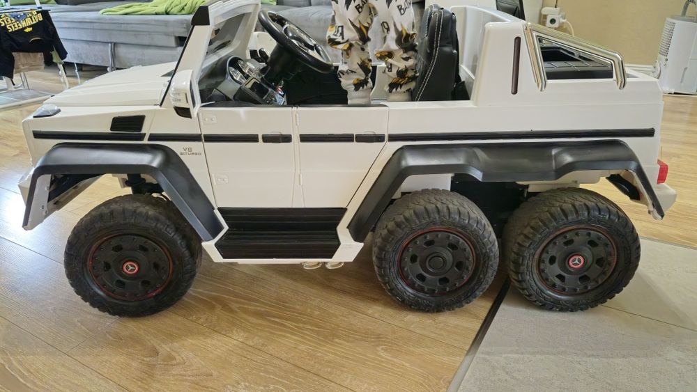 Masinuta electrica Mercedes G63 6x6 270W Premium cadou craciun copii