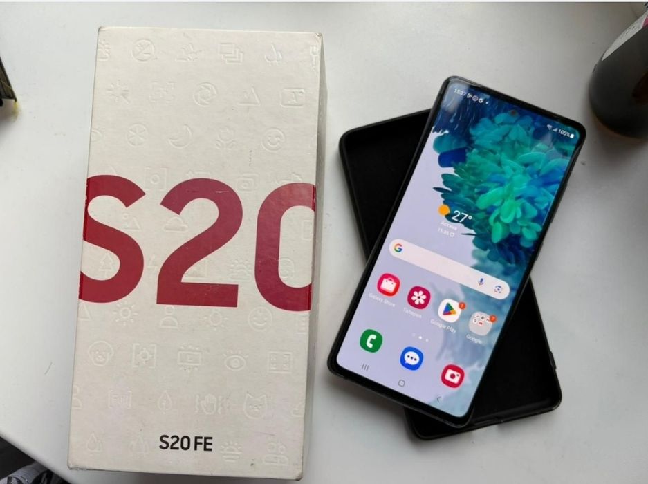 Продам  дёшево Samsung Galaxy S20FE 8/128gb цена до вечера