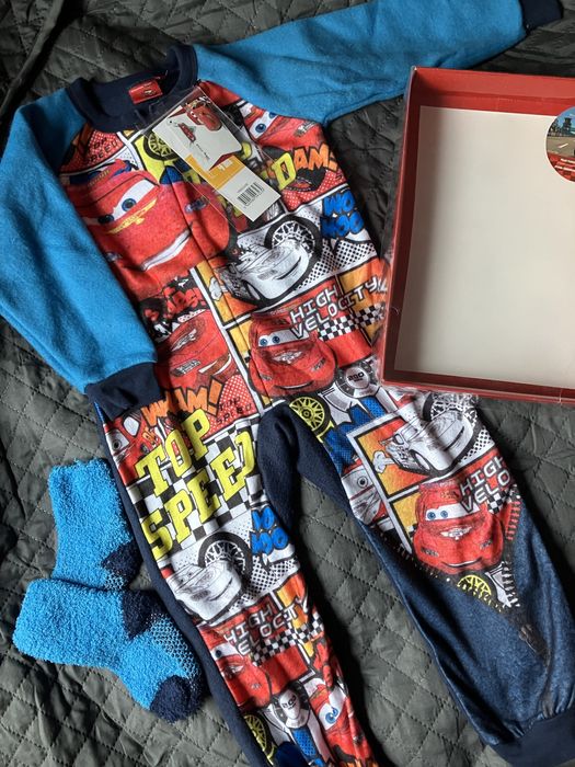 Ватирана пижама / ромпър Макуин /Колите