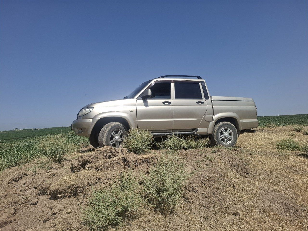 Uaz Patriot Moshina alo Holati 2011 yili