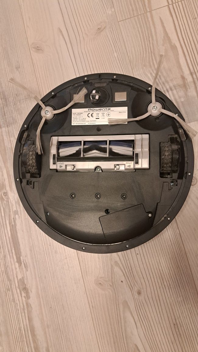 Продавам прахосмукачка робот Rowenta explorer serie 60