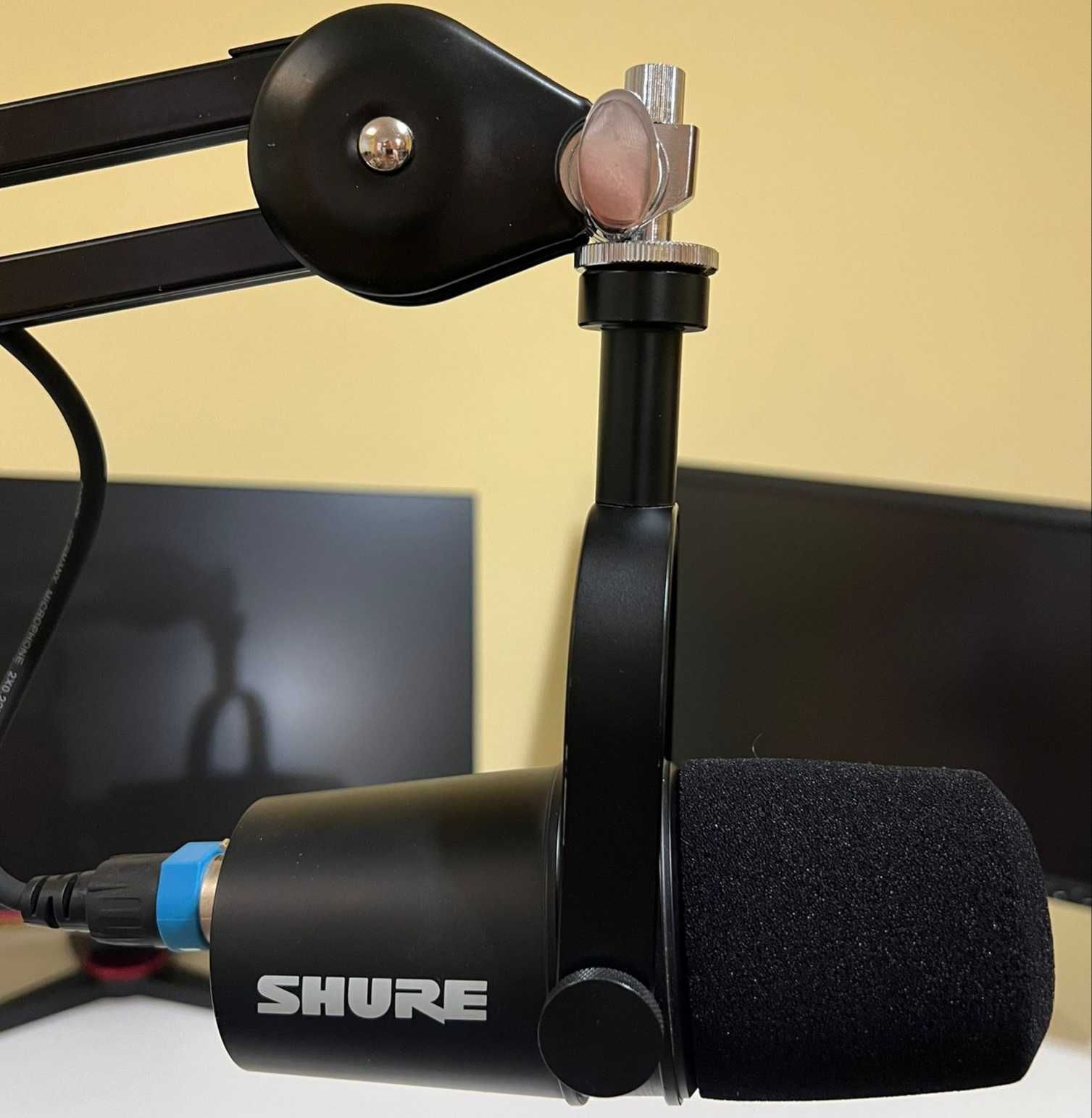 Shure MV7X микрофон