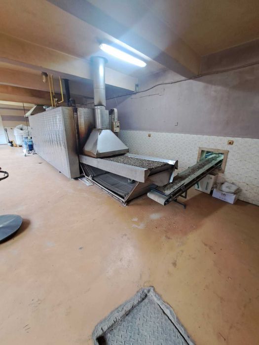 Пекарна машина за ядки и семена.