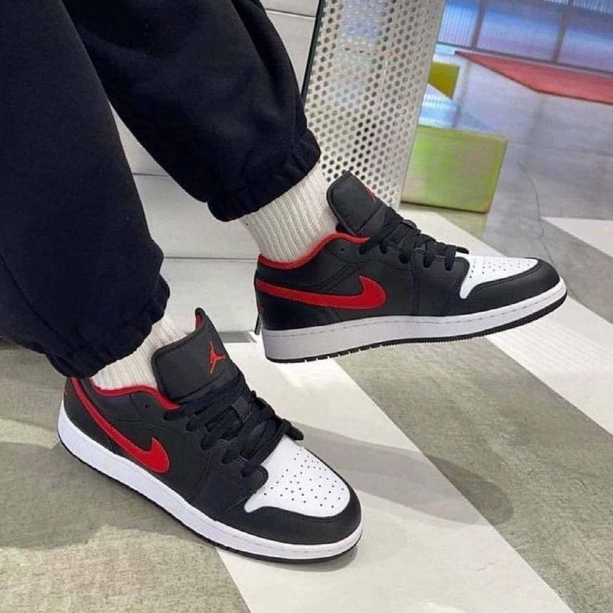 Nike Air Jordan 1 Low номер 39-40