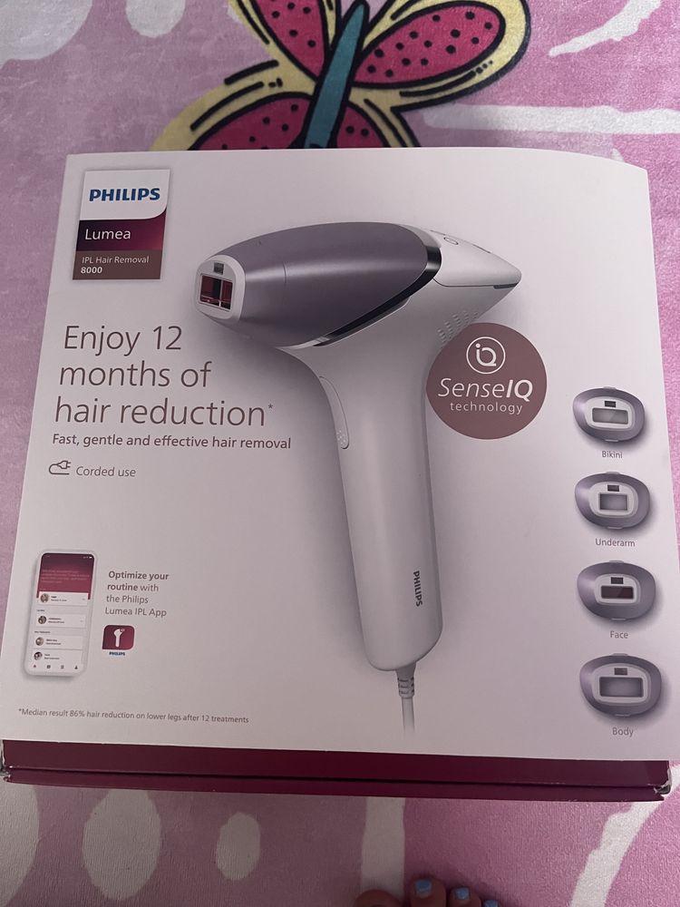 Фотоепилатор Philips Lumea 8000