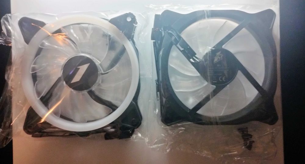 7 ventilatoare carcasa RGB, 120x120x25 mm, rulment hydraulic, molex