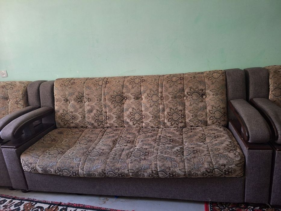 Продам Диван и креслы Б.У