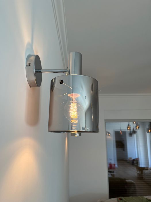 Aplică modernă tip lampă