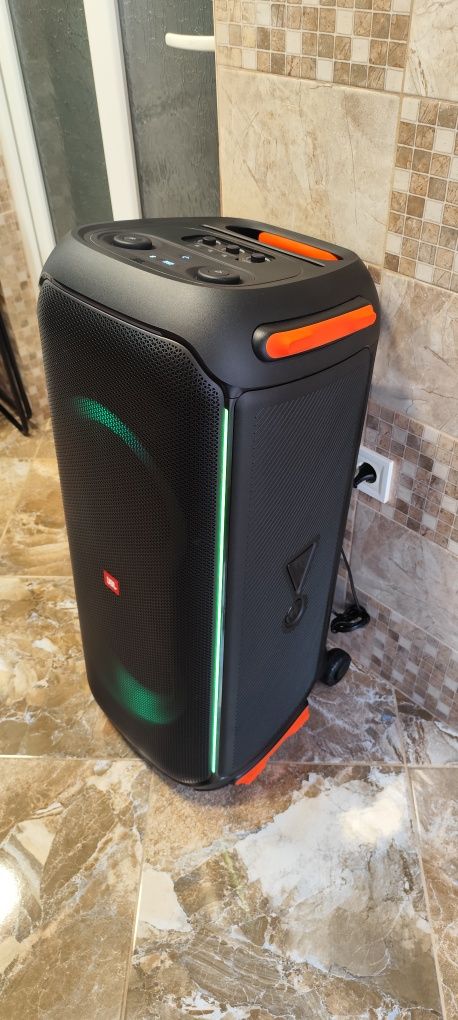 Vând jbl partybox 710