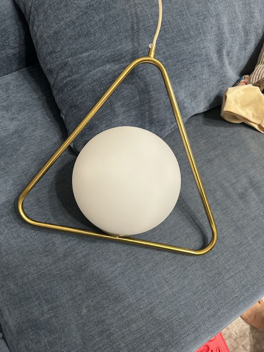 Продам люстру новую