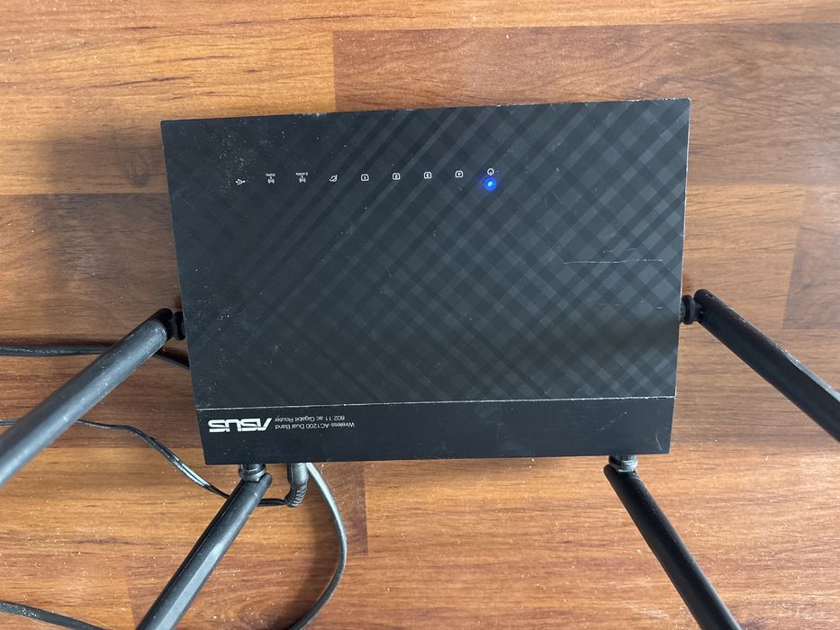 Router ASUS RT-AC1200G+