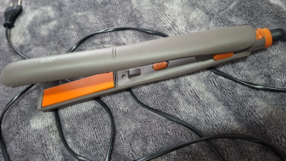 Утюжки для волос. .