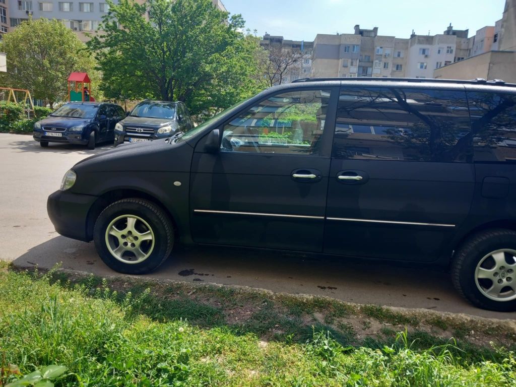 Kia Carnival 2.9i