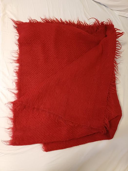 Cerga rosie lana taraneasca 200×140cm plus una 150x60cm