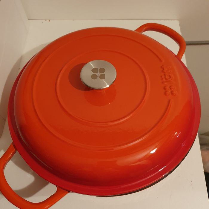 Cratita fonta emailata cu capac, 3.2L, 30cm, Latt Home, rosie