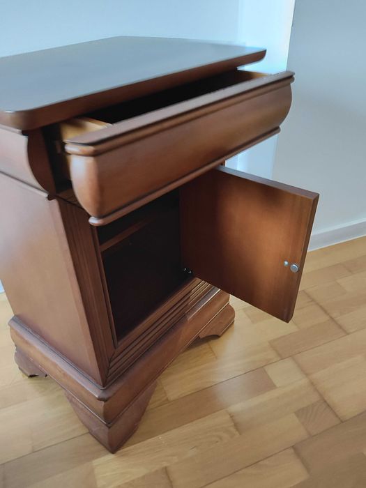 Noptieră de la mobexpert, LOUIS PHILIPPE