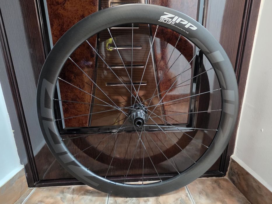 Vând set roti Zipp 303 S
