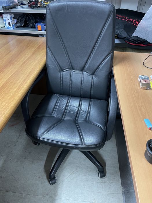 Birou stare foarte buna.Marerial solid