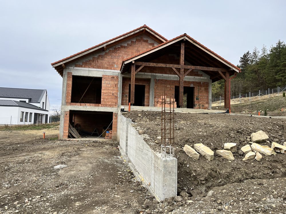 Casa la rosu -zona Gherla