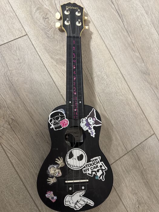 Укулели (мини гитара)