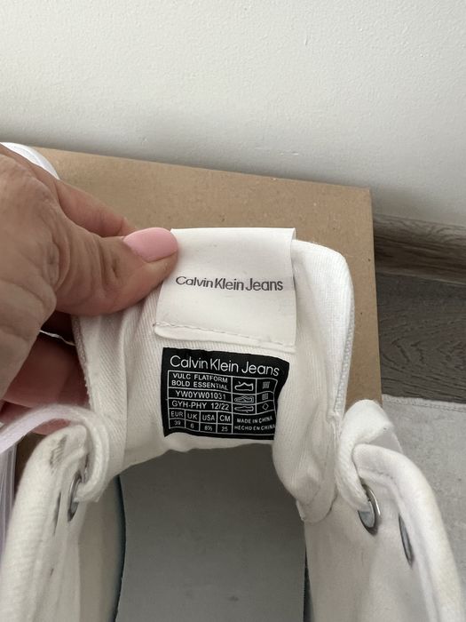 Кецове Calvin Klein