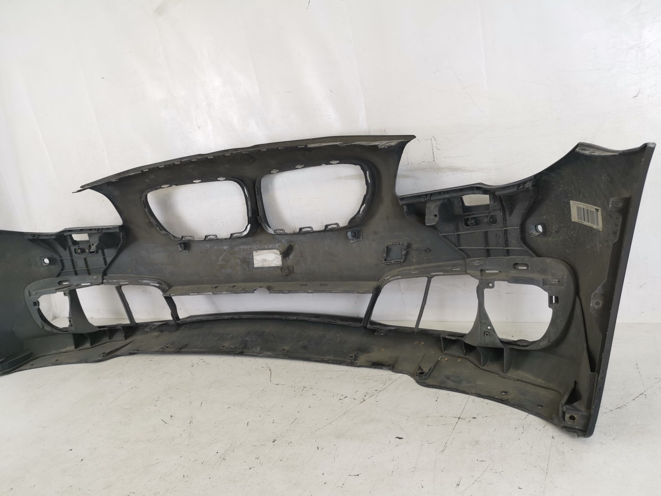 Предна броня BMW Серия 5 F10 / BMW Seria 5 F10 Оригинална и в добро съ