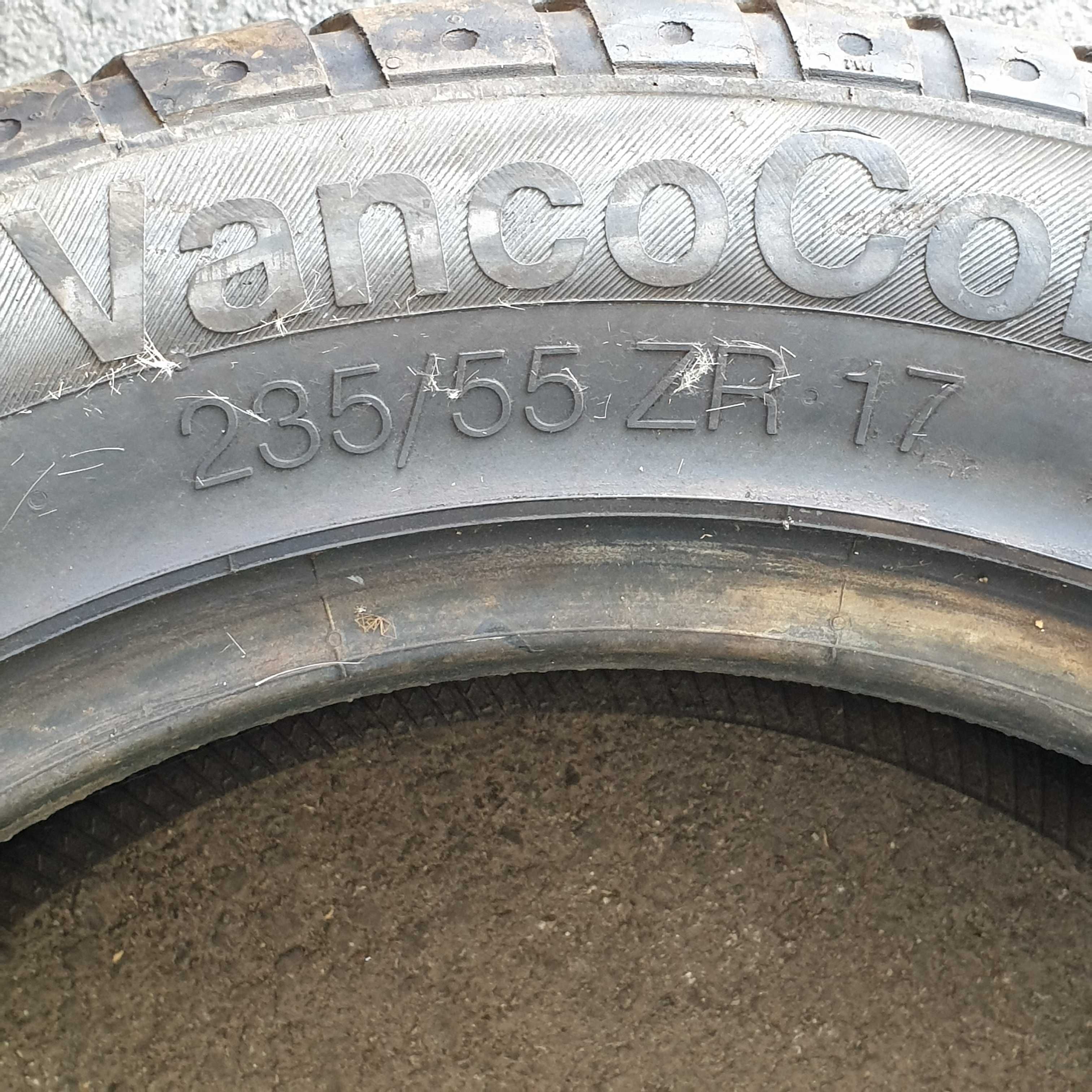 235/55R17 Continental VancoContact