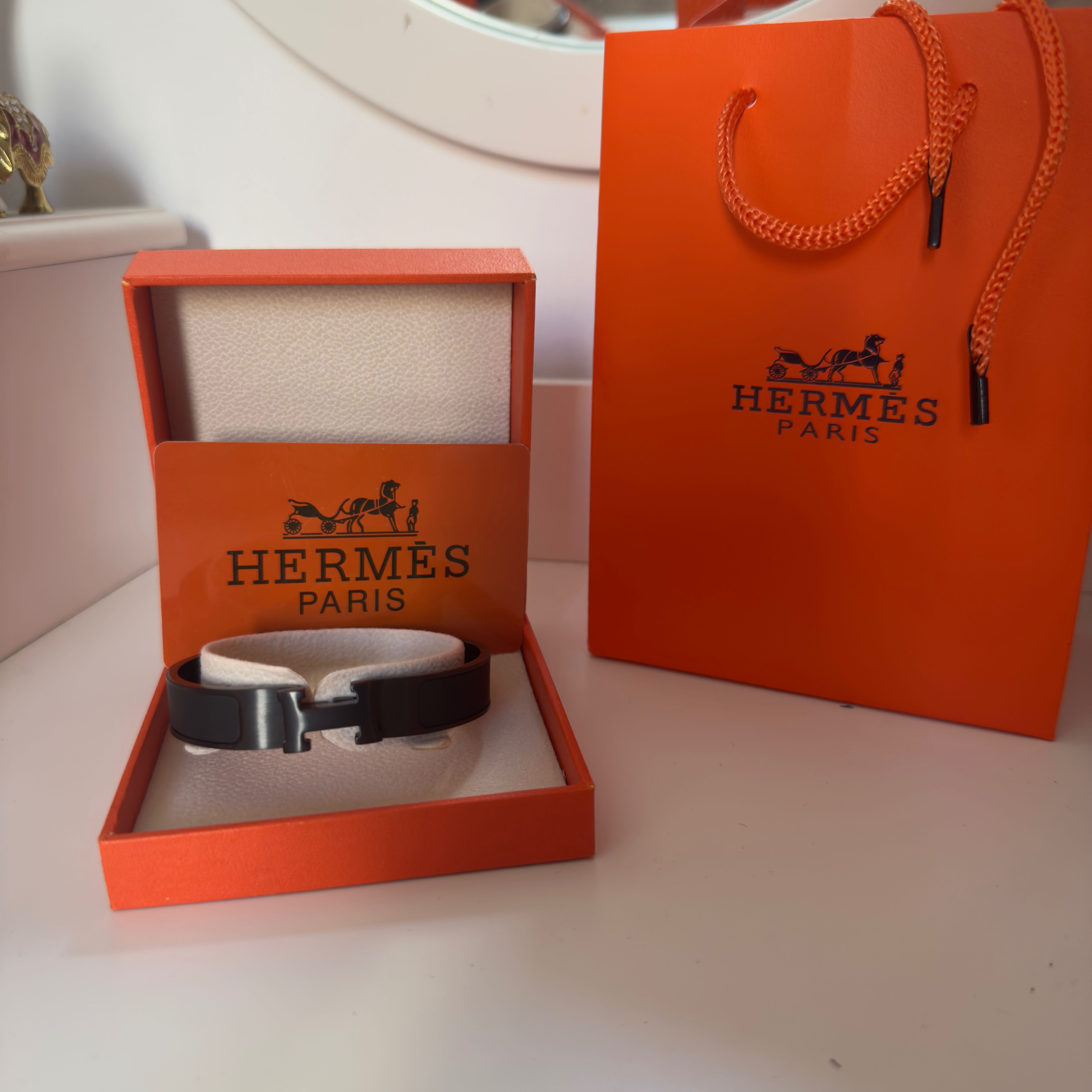 Бутикови Hermes гривни