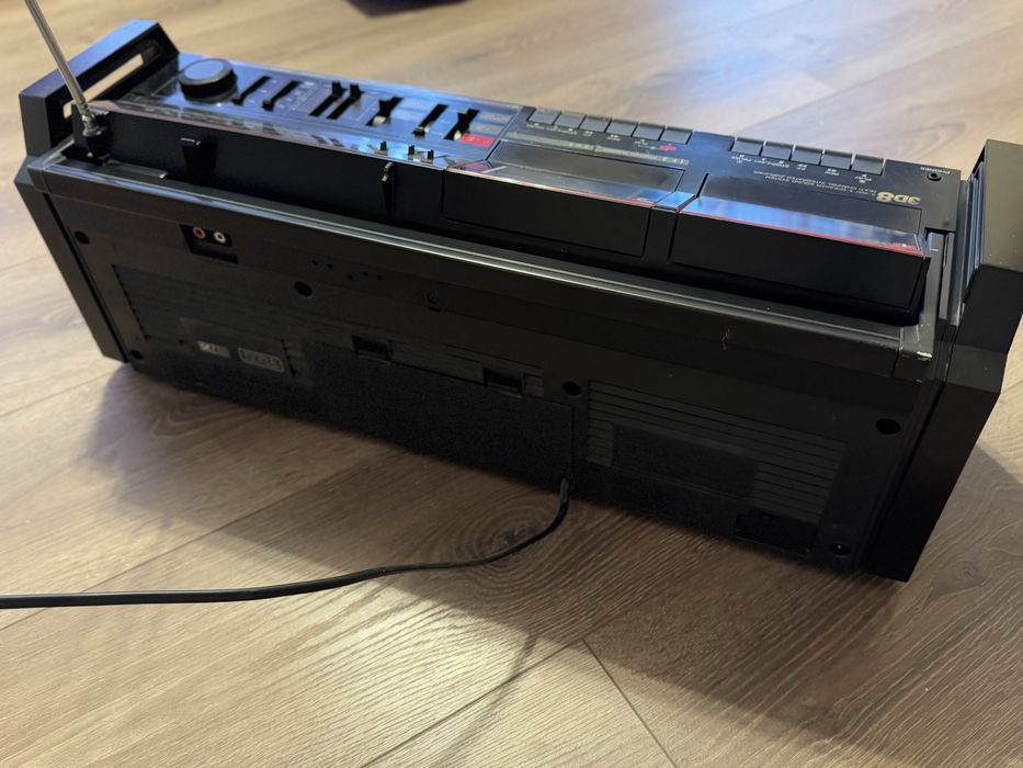 Касетофон Hitachi 3D8 3D Super Woofer 1986