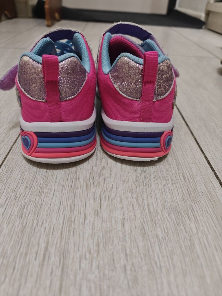 Кросовки для девочки skechers