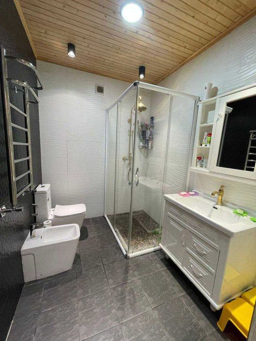 Продаётся срочно 3-х комнатная (92кв.м) на Дархане.М-Улугбекский район