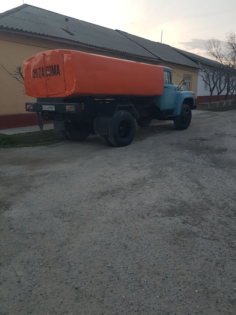 Zil vadavoz sotiladi