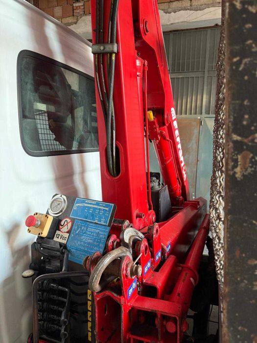 Автокран за лекотоварен камион