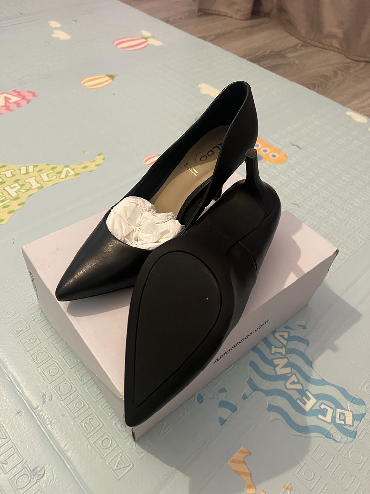 Pantofi cu toc ALDO noi